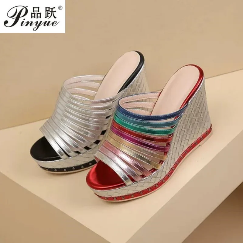 Women's Slippers Summer beach sandals High Heels Sandals Luxury Platform Mules Female Party Shoes Size 34-39
Women's Slippers Summer beach sandals High Heels Sandals Luxury Platform Mules Female Party Shoes Size 34-39