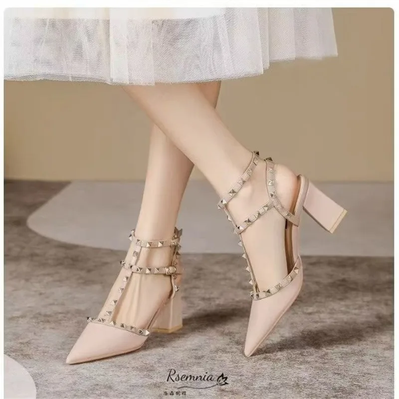 2025 New Womens Sandals with Straight Buckle and Rivets High-heeled Close Toes and Pointed Summer PU Fashion Sandal De Mujer
2025 New Womens Sandals with Straight Buckle and Rivets High-heeled Close Toes and Pointed Summer PU Fashion Sandal De Mujer