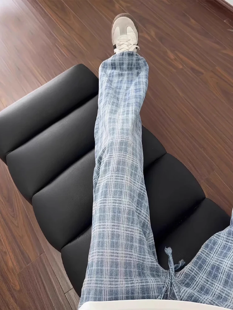 Retro American Plaid Denim Pants Loose Straight Leg Slimming Casual Trousers for Men And Women Autumn Seasonal Wear 
Retro American Plaid Denim Pants Loose Straight Leg Slimming Casual Trousers for Men And Women Autumn Seasonal Wear