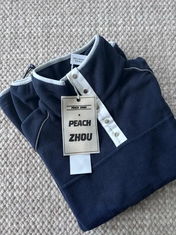 PEACHZHOU Casual Loose Fit Fleece Sweatshirt Half Buttoned Stand Collar Warmth Velvet Top for Men And Women
PEACHZHOU Casual Loose Fit Fleece Sweatshirt Half Buttoned Stand Collar Warmth Velvet Top for Men And Women