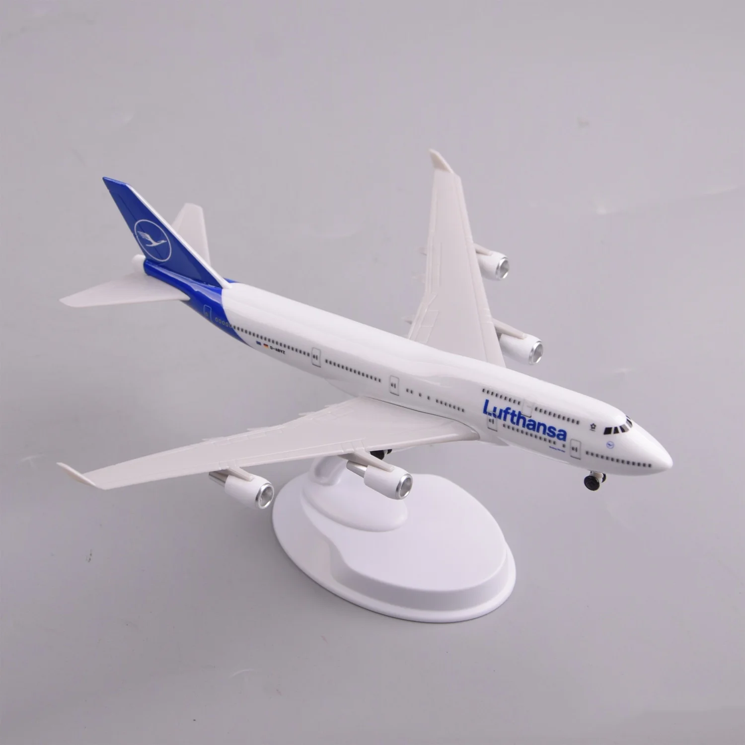 1/300 Scale 20cm Lufthansa B747-400 Miniature Airplane Diecast Plastic Model Toy With Display Base Static Aesthetics Adults Gift
1/300 Scale 20cm Lufthansa B747-400 Miniature Airplane Diecast Plastic Model Toy With Display Base Static Aesthetics Adults Gift