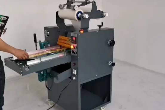 DSG-390C 130mm Big Steel Roller A3 Size Hydraulic Power Paper Hot and Cold Laminating Machine Double Side Lamination Machine
DSG-390C 130mm Big Steel Roller A3 Size Hydraulic Power Paper Hot and Cold Laminating Machine Double Side Lamination Machine