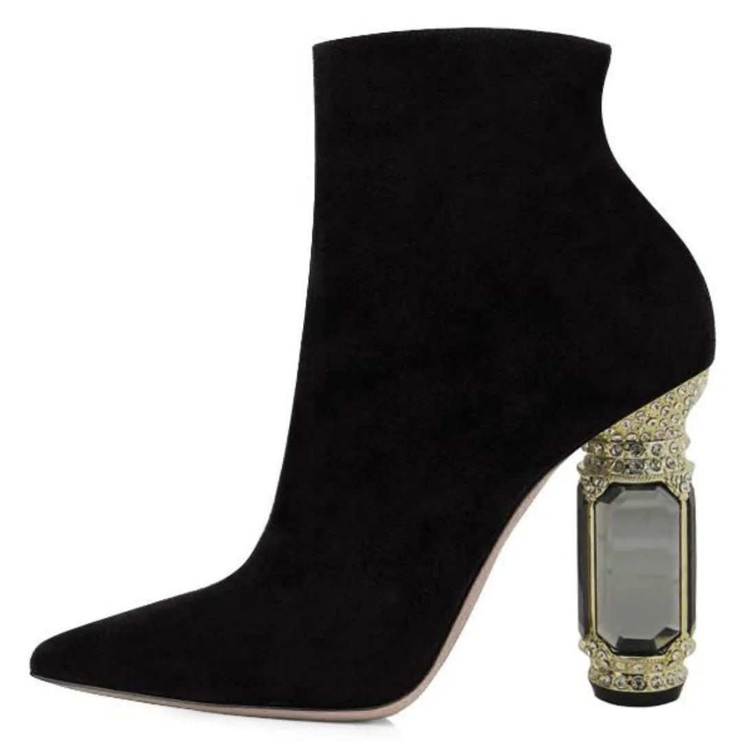 DIZHUANG shoes Fashion women's high heels boots. About 10.5 cm heel height. Ankle boots. Crystal heel Pointed shoes Fashion Show
DIZHUANG shoes Fashion women's high heels boots. About 10.5 cm heel height. Ankle boots. Crystal heel Pointed shoes Fashion Show