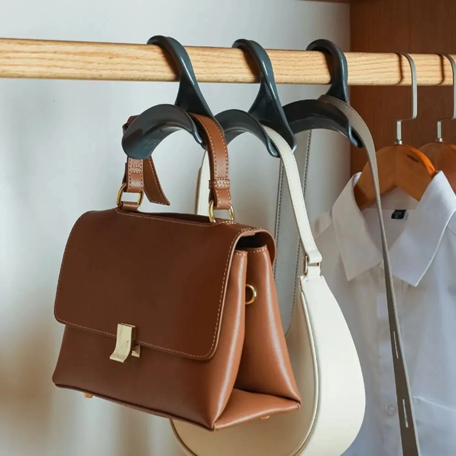 Plastic Hanging Rack Multifunctional Anti-Damage Closet Rod Purse Handbag Hanger Handbag Organizer Wardrobe
Plastic Hanging Rack Multifunctional Anti-Damage Closet Rod Purse Handbag Hanger Handbag Organizer Wardrobe