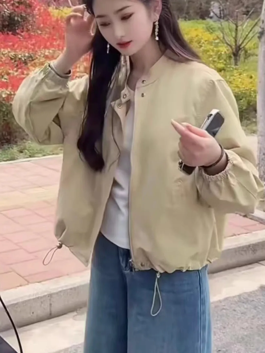 Chic round Neck Short Women's Jacket 2026 Spring New Korean Style Casual Versatile Thin Baseball Coat Loose Fit Pocket Detail
Chic round Neck Short Women's Jacket 2026 Spring New Korean Style Casual Versatile Thin Baseball Coat Loose Fit Pocket Detail