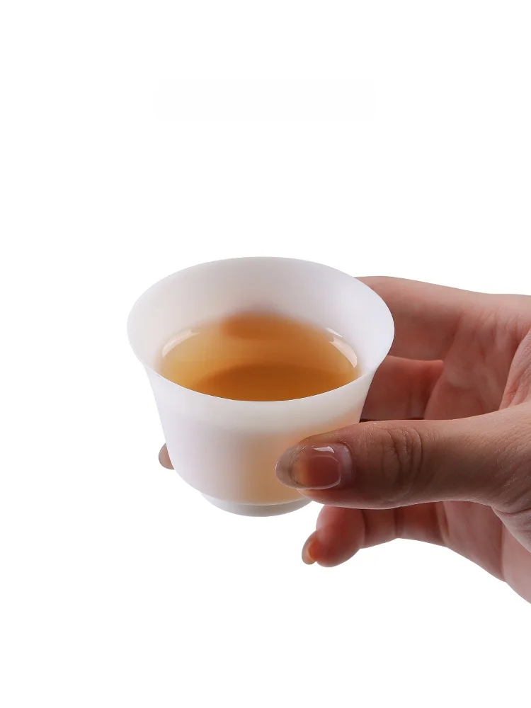 Exquisite Ceramic White Porcelain Tea Cup Thin Yulan Jade Single High End Chinese Style Tea Set Gongfu Tea Bowl Handmade
Exquisite Ceramic White Porcelain Tea Cup Thin Yulan Jade Single High End Chinese Style Tea Set Gongfu Tea Bowl Handmade
