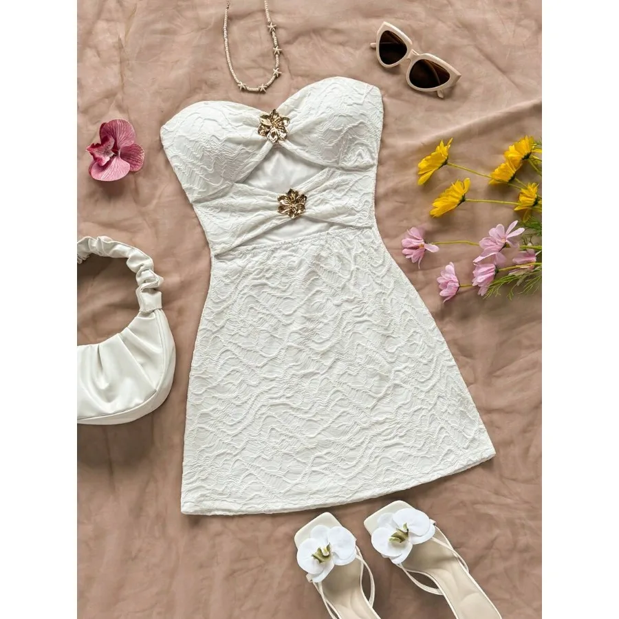 Soleia Women's Vacation Strapless Hollow Flower Decor Metal Buckle Bodycon Mini Dress Knitted Texture Fabric For Vacation Music
Soleia Women's Vacation Strapless Hollow Flower Decor Metal Buckle Bodycon Mini Dress Knitted Texture Fabric For Vacation Music