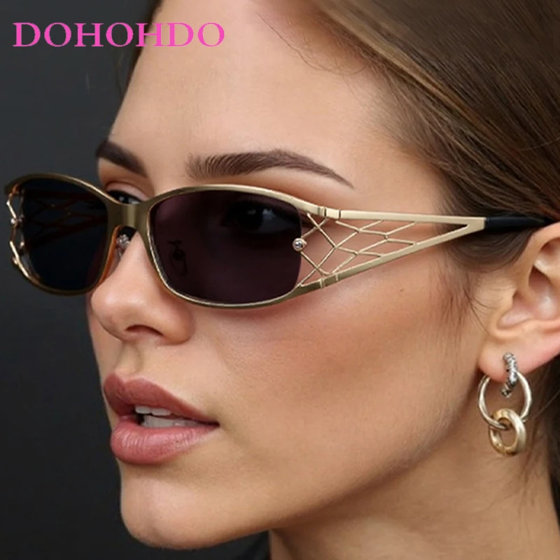 New Fashion Metal Square Hollow Out Women Sunglasses 2025 Brand Designer Punk Men Shades Outdoor Travel Sunglasses Lentes UV400
New Fashion Metal Square Hollow Out Women Sunglasses 2025 Brand Designer Punk Men Shades Outdoor Travel Sunglasses Lentes UV400