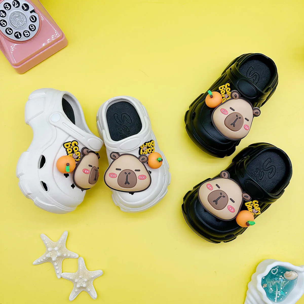 New Stylish Versatile Cartoon Capybara Clogs with Soft Non-Slip Soles, Closed-Toe Sandals for Boys and Girls, Model 606
New Stylish Versatile Cartoon Capybara Clogs with Soft Non-Slip Soles, Closed-Toe Sandals for Boys and Girls, Model 606