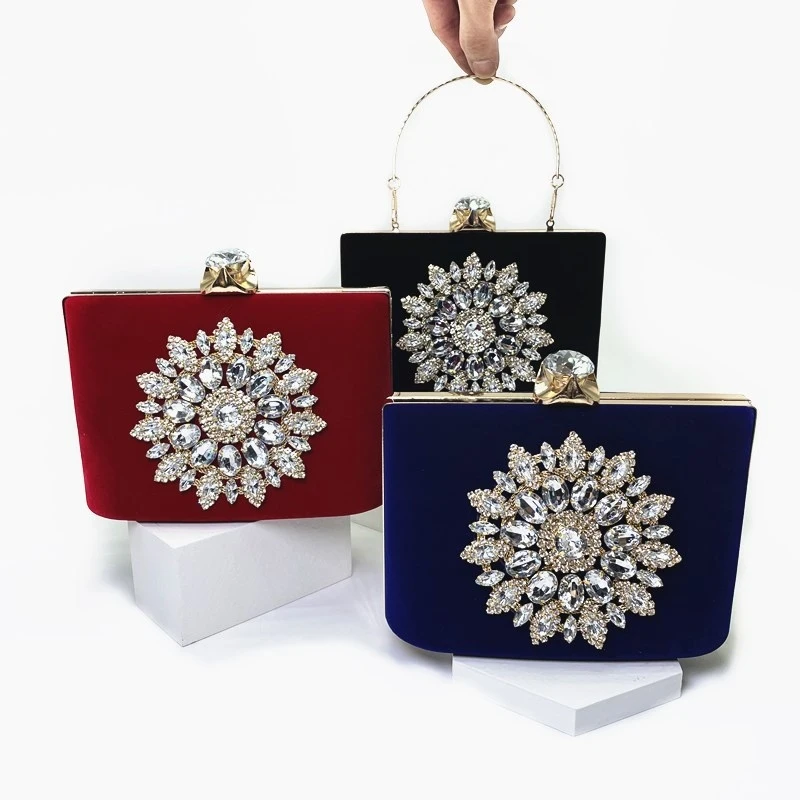 New velvet sunflower evening bag, European and American style handbag with rhinestones, floral evening clutch for women
New velvet sunflower evening bag, European and American style handbag with rhinestones, floral evening clutch for women