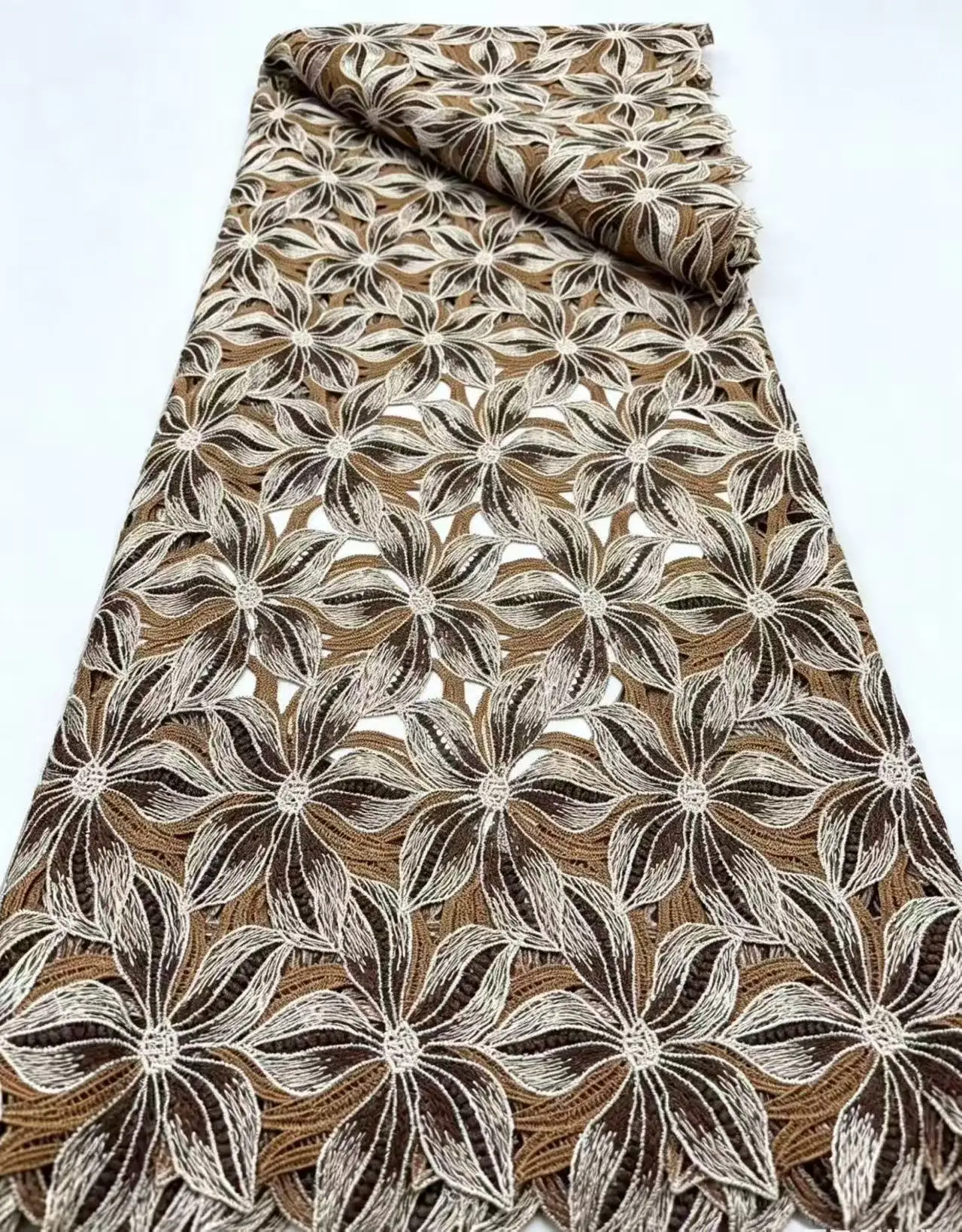 African Guipure Corded Lace Fabric Nigerian Gemstone Milk Silk for Women's Party Dresses Sewing Hot Sale 2026
African Guipure Corded Lace Fabric Nigerian Gemstone Milk Silk for Women's Party Dresses Sewing Hot Sale 2026