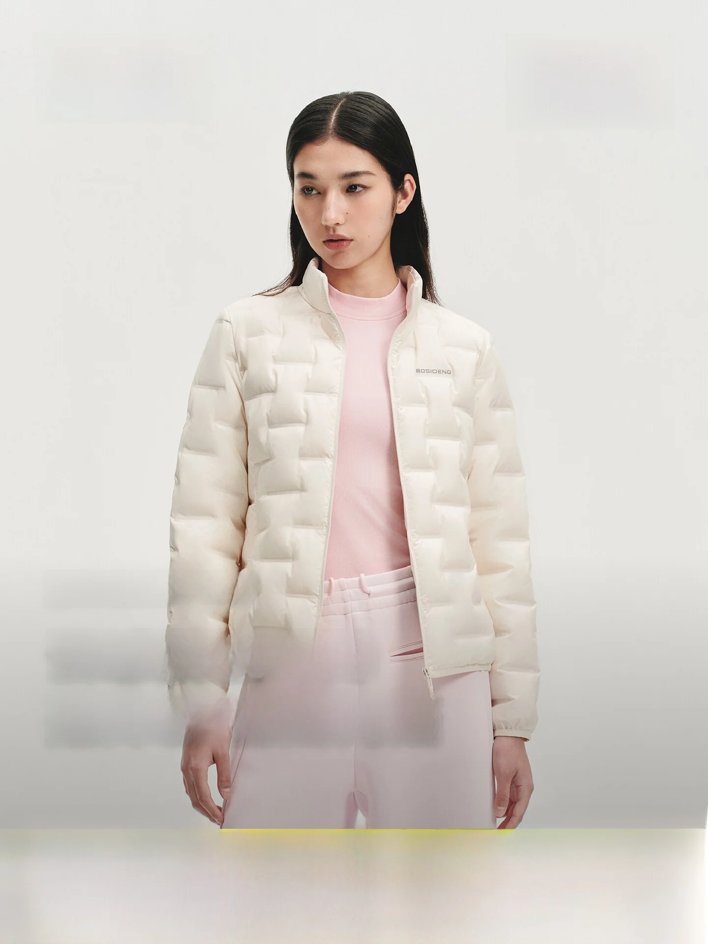 Bosideng 2026 New Women's Short Puffer Jacket Lightweight Goose down Stand Collar Inner Layer Patterned Glue Casual Fit Polye...
Bosideng 2026 New Women's Short Puffer Jacket Lightweight Goose down Stand Collar Inner Layer Patterned Glue Casual Fit Polye...