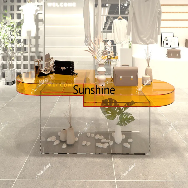 Clothing store Nakajima, water table acrylic high and low display, storage display table
Clothing store Nakajima, water table acrylic high and low display, storage display table
