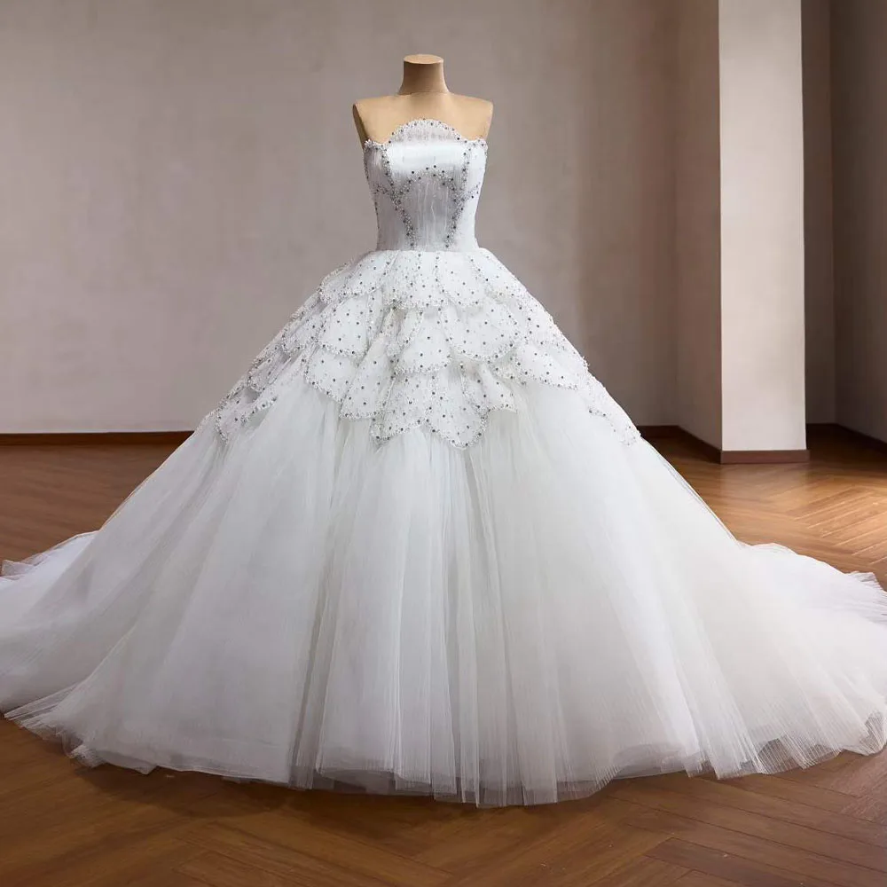 Luxury Strapless Wedding Dress Sleeveless Beading Lace-Up Back Ball Gown Elegant Bridal Gown
Luxury Strapless Wedding Dress Sleeveless Beading Lace-Up Back Ball Gown Elegant Bridal Gown