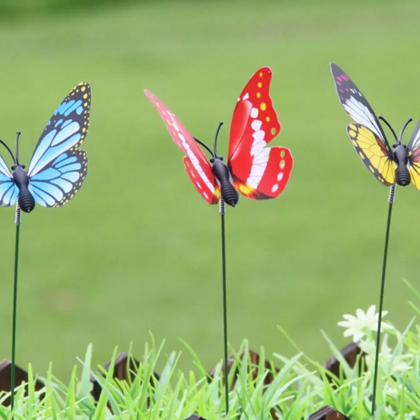 50pcs -Butterfly Garden and Courtyard Butterfly Decoration Piles Lawn and Garden Lawn Courtyard Butterfly Decoration - Random
50pcs -Butterfly Garden and Courtyard Butterfly Decoration Piles Lawn and Garden Lawn Courtyard Butterfly Decoration - Random