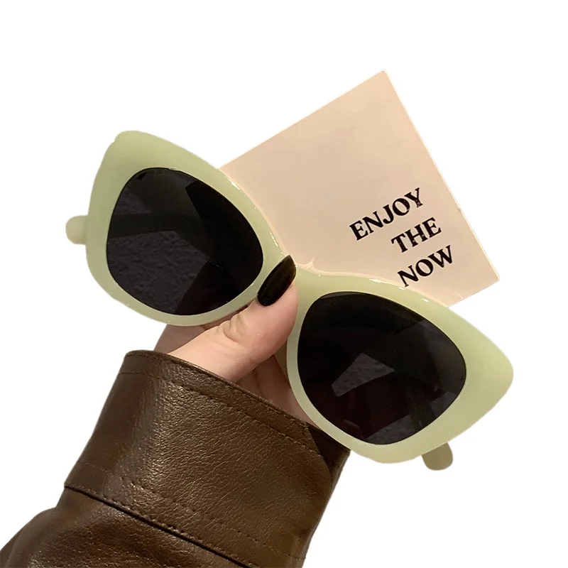 Cat's eye sunglasses women's UV protection, advanced sense, personality trend and thin sunglasses
Cat's eye sunglasses women's UV protection, advanced sense, personality trend and thin sunglasses