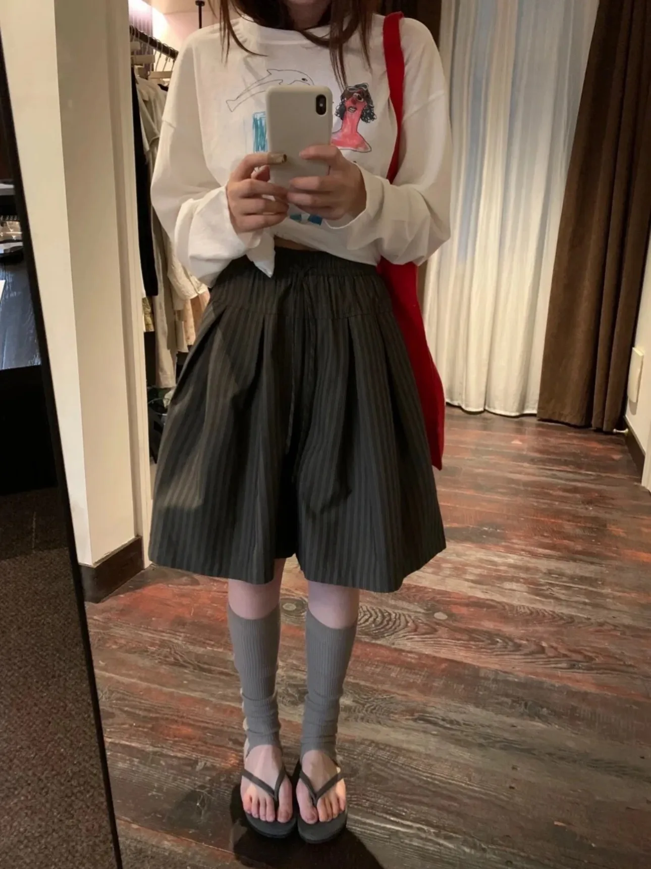 Retro Style Color Vertical Striped Casual Pants Women Summer High Waist Wide Leg Pants Skirt Five Parts Pants
Retro Style Color Vertical Striped Casual Pants Women Summer High Waist Wide Leg Pants Skirt Five Parts Pants
