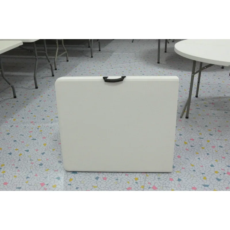 Plastic folding table, portable folding table, blow molded table top, high-strength leg tube, 1.5-meter long table, new model.
Plastic folding table, portable folding table, blow molded table top, high-strength leg tube, 1.5-meter long table, new model.