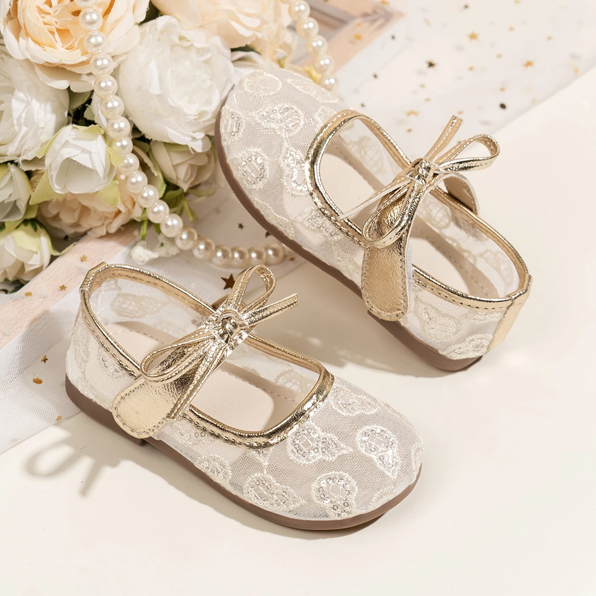 Spring Girl's Princess Shoes Bowknot Mesh Hook-loop Chic Kid's Flat Shoe Gold Light Charming Daily Versatile Children Shoes
Spring Girl's Princess Shoes Bowknot Mesh Hook-loop Chic Kid's Flat Shoe Gold Light Charming Daily Versatile Children Shoes