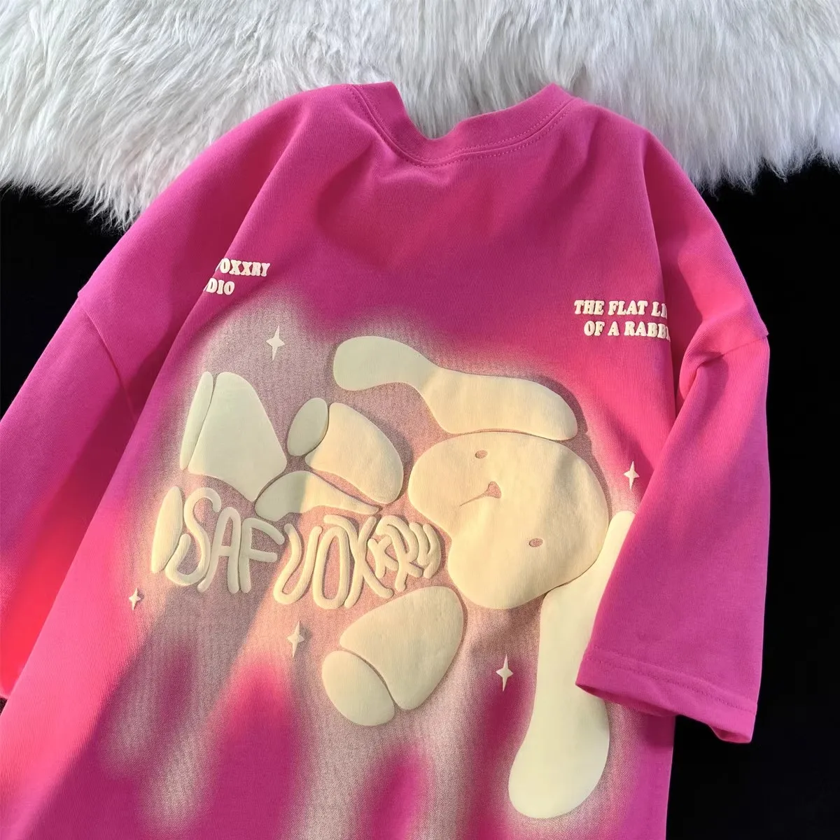 Женская летняя розовая свободная футболка с коротким рукавом в американском ретро-стиле с принтом кролика, модный топ для пар
Женская летняя розовая свободная футболка с коротким рукавом в американском ретро-стиле с принтом кролика, модный топ для пар