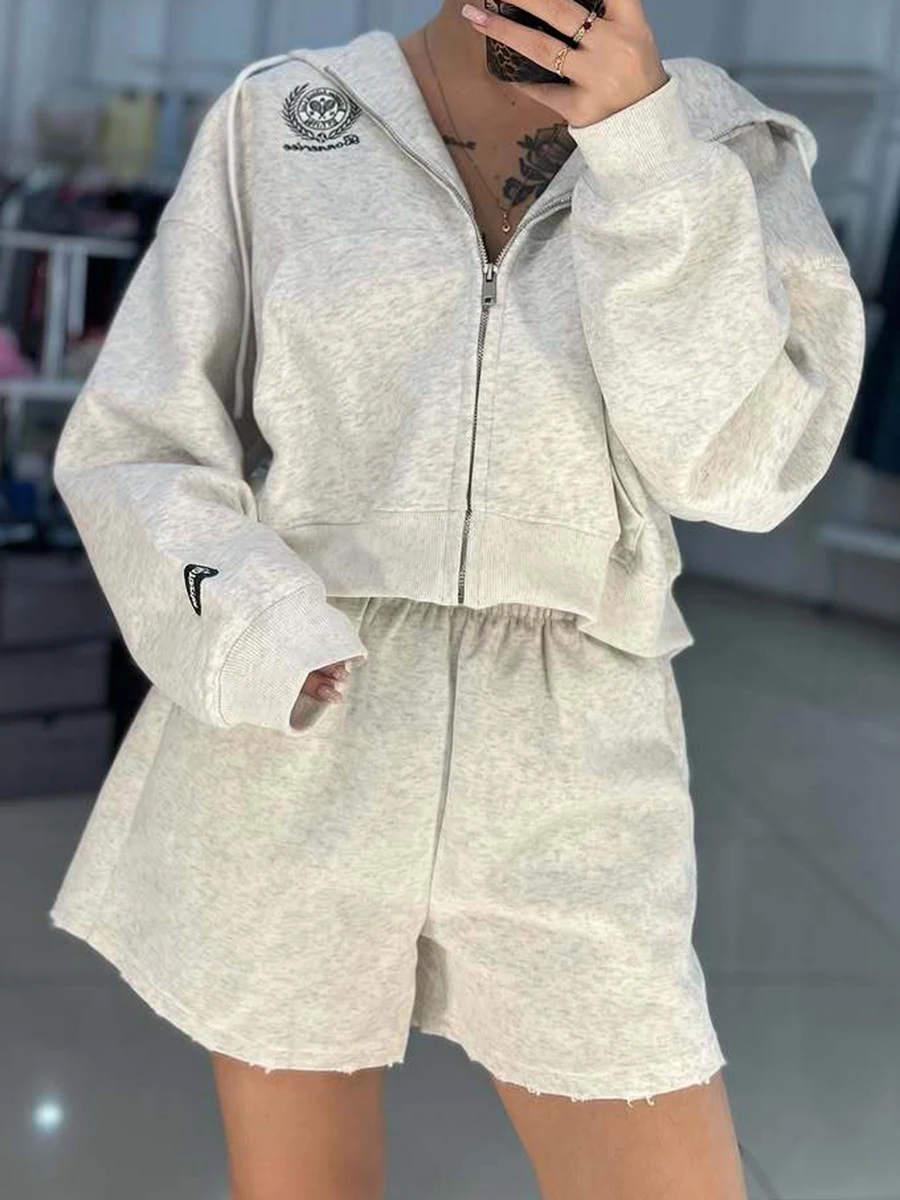 Geometric Embroidery Loose Hooded Sweatshirt Women Long Sleeve Zipper Sweatshirt+Shorts Autumn Simple Casual Sport 2 Piece Sets
Geometric Embroidery Loose Hooded Sweatshirt Women Long Sleeve Zipper Sweatshirt+Shorts Autumn Simple Casual Sport 2 Piece Sets