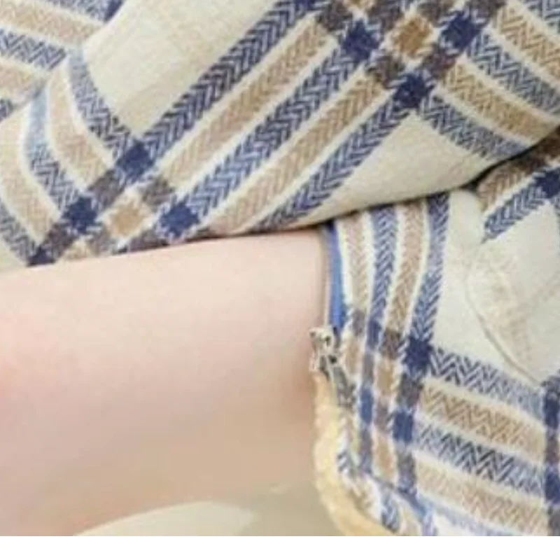 Осень-зима, новые женские модные мягкие свободные повседневные универсальные топы с капюшоном, стильная корейская версия, дизайн в ленивом стиле, толстая теплая куртка
Осень-зима, новые женские модные мягкие свободные повседневные универсальные топы с капюшоном, стильная корейская версия, дизайн в ленивом стиле, толстая теплая куртка