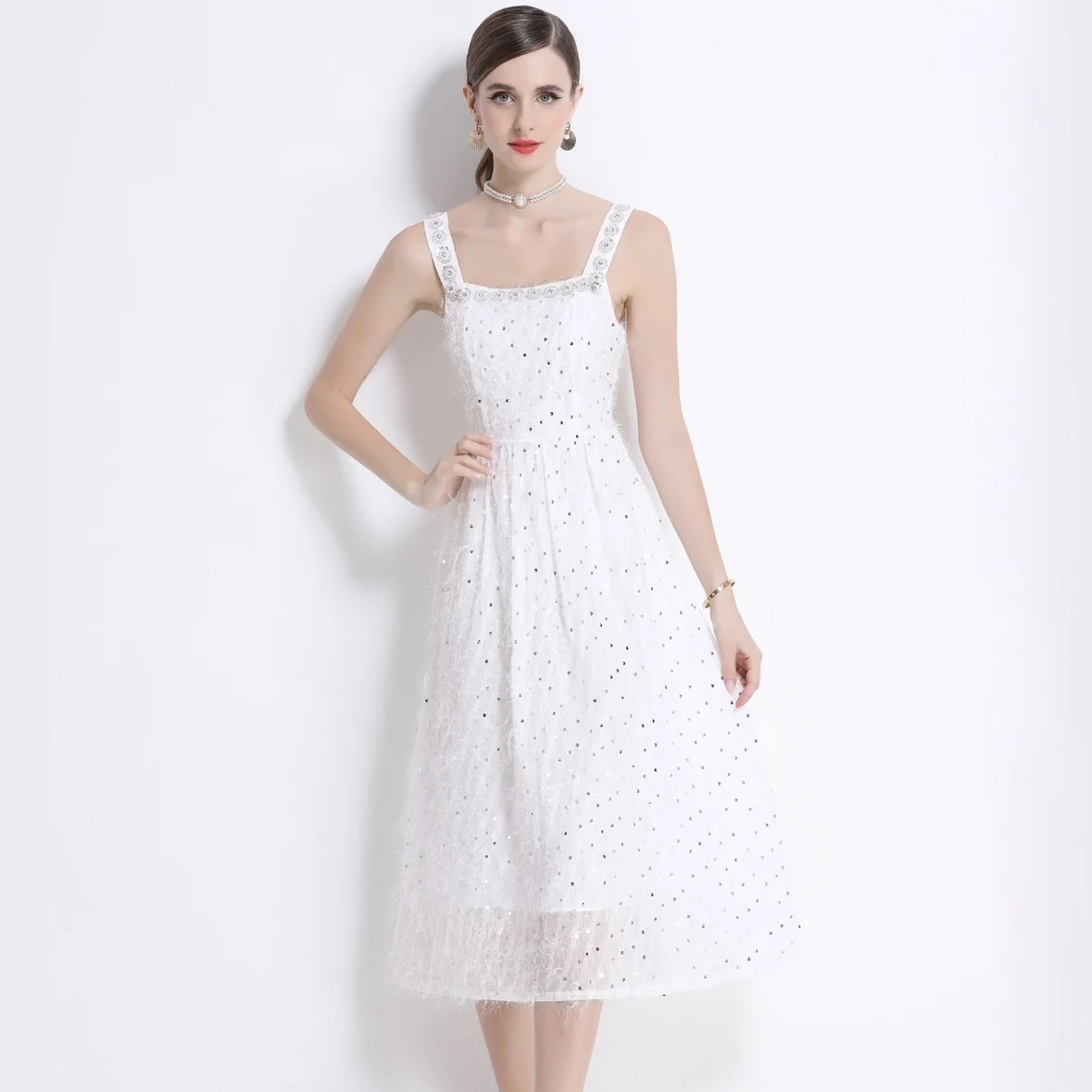 White Halter Dress 2025 Summer New Women's Sleeveless Beading Sequins Fringe Slim Birthday Evening Dress
White Halter Dress 2025 Summer New Women's Sleeveless Beading Sequins Fringe Slim Birthday Evening Dress