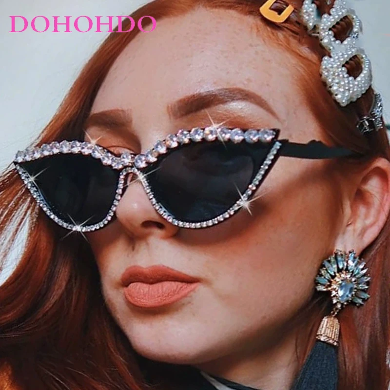 Fashion Designer Rhinestone Decorate Cat Eye Luxury Women Sunglasses Popular Men Sun Glasses Summer Travel Party Eyewear UV400
Fashion Designer Rhinestone Decorate Cat Eye Luxury Women Sunglasses Popular Men Sun Glasses Summer Travel Party Eyewear UV400