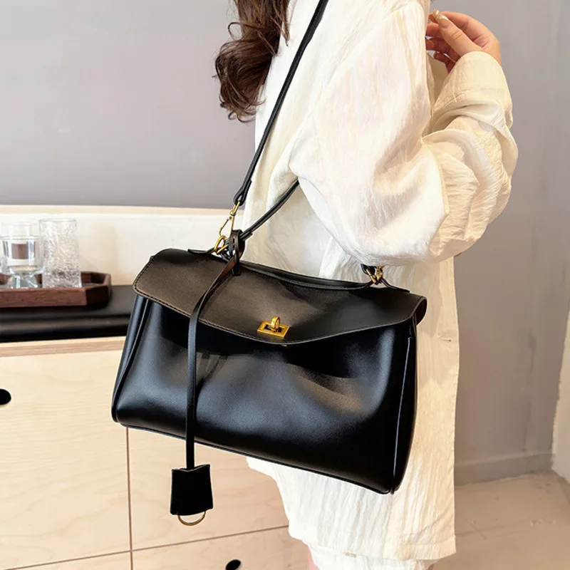 Tote Bag French Style Fashionable High-end Texture Soft Surface Women's Simple Large Capacity Multifunctional Commuting Bag
Tote Bag French Style Fashionable High-end Texture Soft Surface Women's Simple Large Capacity Multifunctional Commuting Bag