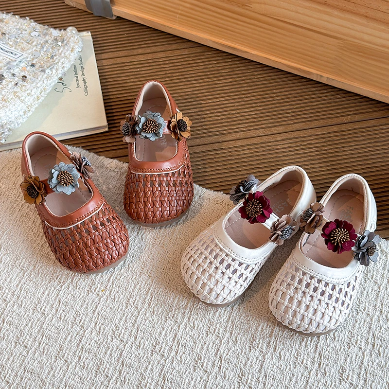 Girls Sandals Weave Sweet Flowers Kids Princess Shoes Versatile Korean Style 2026 Summer New Children Fashion Shoes Soft Bottom
Girls Sandals Weave Sweet Flowers Kids Princess Shoes Versatile Korean Style 2026 Summer New Children Fashion Shoes Soft Bottom