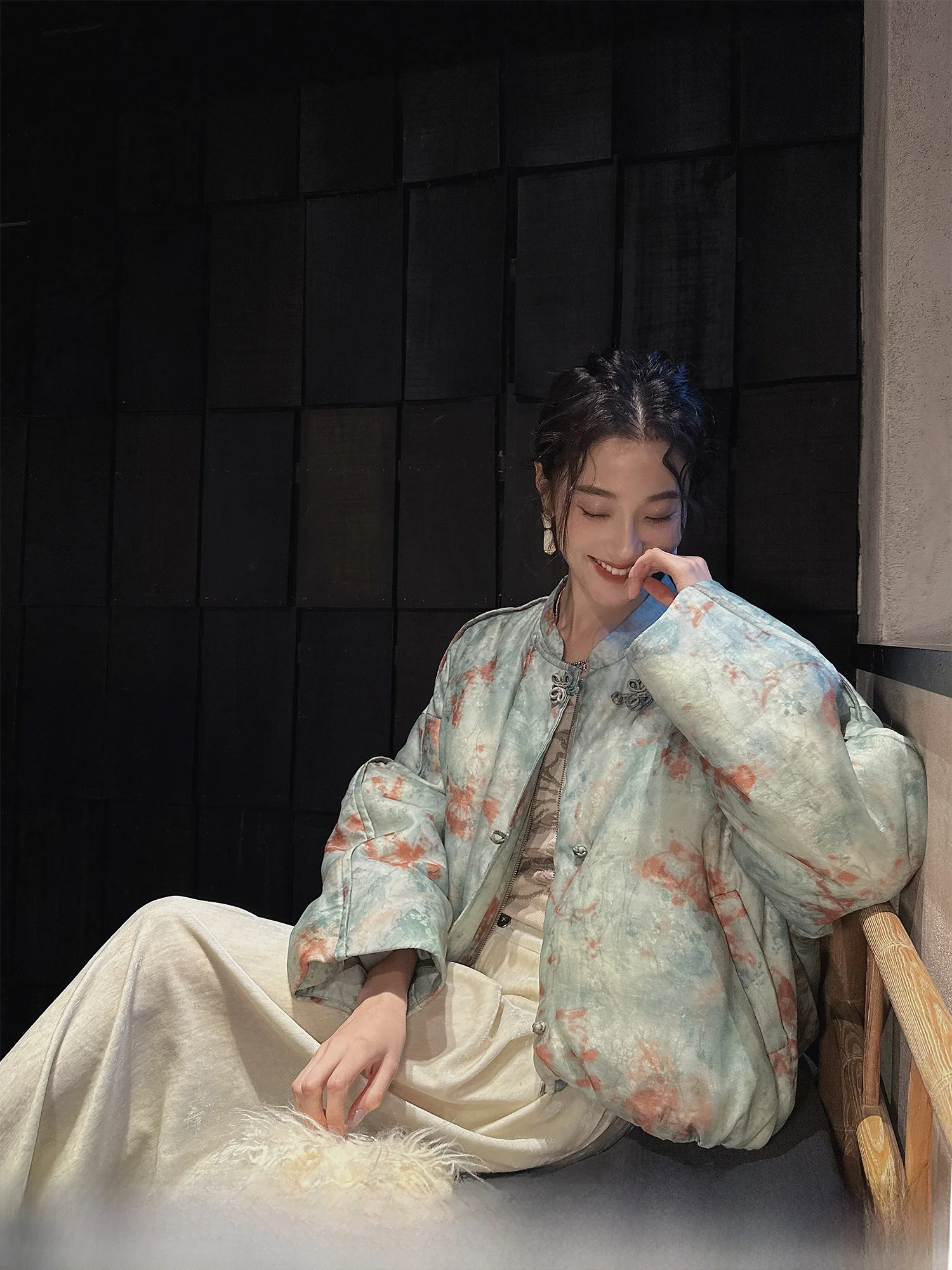 Зимнее женское пальто Sanji Bla Flower ort Sle Gold Weave Du down Jaet, 90% белое пуховое, корейская версия, для повседневной носки...
Зимнее женское пальто Sanji Bla Flower ort Sle Gold Weave Du down Jaet, 90% белое пуховое, корейская версия, для повседневной носки...