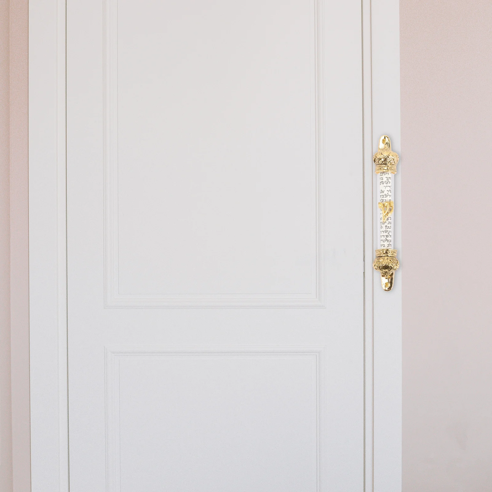 Bible Door Mezuzah Crafted Judaica Metal Mezuzah Religious Design Door Mezuza For Home Delicate Jewish Metal Mitzvah Ornament
Bible Door Mezuzah Crafted Judaica Metal Mezuzah Religious Design Door Mezuza For Home Delicate Jewish Metal Mitzvah Ornament