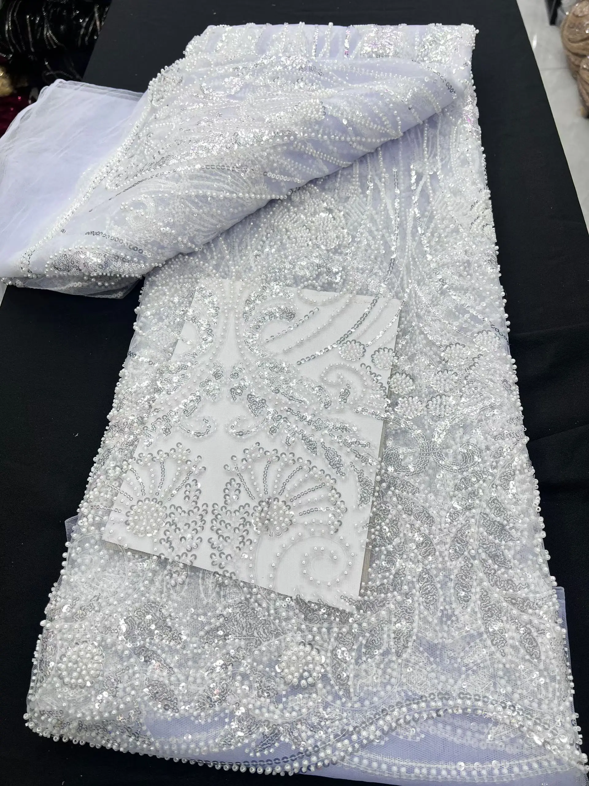 Новый стиль, белая роскошная африканская кружевная ткань с тяжелыми бусинами и блестками, 2022, высокое качество, французская кружевная ткань с бисером для вечеринки KHD25182
Новый стиль, белая роскошная африканская кружевная ткань с тяжелыми бусинами и блестками, 2022, высокое качество, французская кружевная ткань с бисером для вечеринки KHD25182