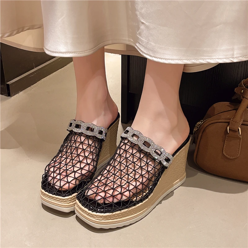 New Hollow-out Breathable Rhinestone Mesh Yarn Baotou Half Slippers Women's Summer Wear Platform Platform Fishing Net Shoes
New Hollow-out Breathable Rhinestone Mesh Yarn Baotou Half Slippers Women's Summer Wear Platform Platform Fishing Net Shoes