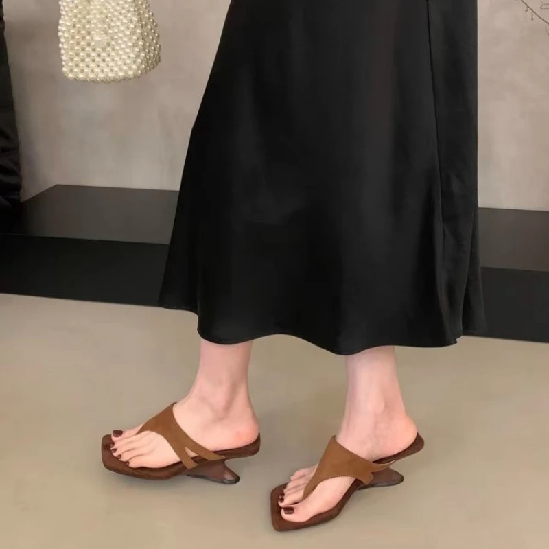 Brand Women Clip Toe Sandals Women Mid Heels Shoes Fashion Beach Slippers Designer Summer New Cozy Pumps Slides Retro Shoes
Brand Women Clip Toe Sandals Women Mid Heels Shoes Fashion Beach Slippers Designer Summer New Cozy Pumps Slides Retro Shoes