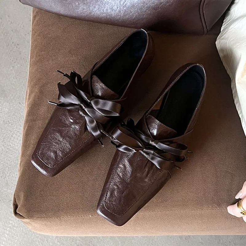 Женские лоферы из искусственной кожи с квадратным носком в стиле ретро, удобные дизайнерские сабо с галстуком-бабочкой на низком каблуке, повседневная обувь для женщин, элегантные балетки на плоской подошве
Женские лоферы из искусственной кожи с квадратным носком в стиле ретро, удобные дизайнерские сабо с галстуком-бабочкой на низком каблуке, повседневная обувь для женщин, элегантные балетки на плоской подошве