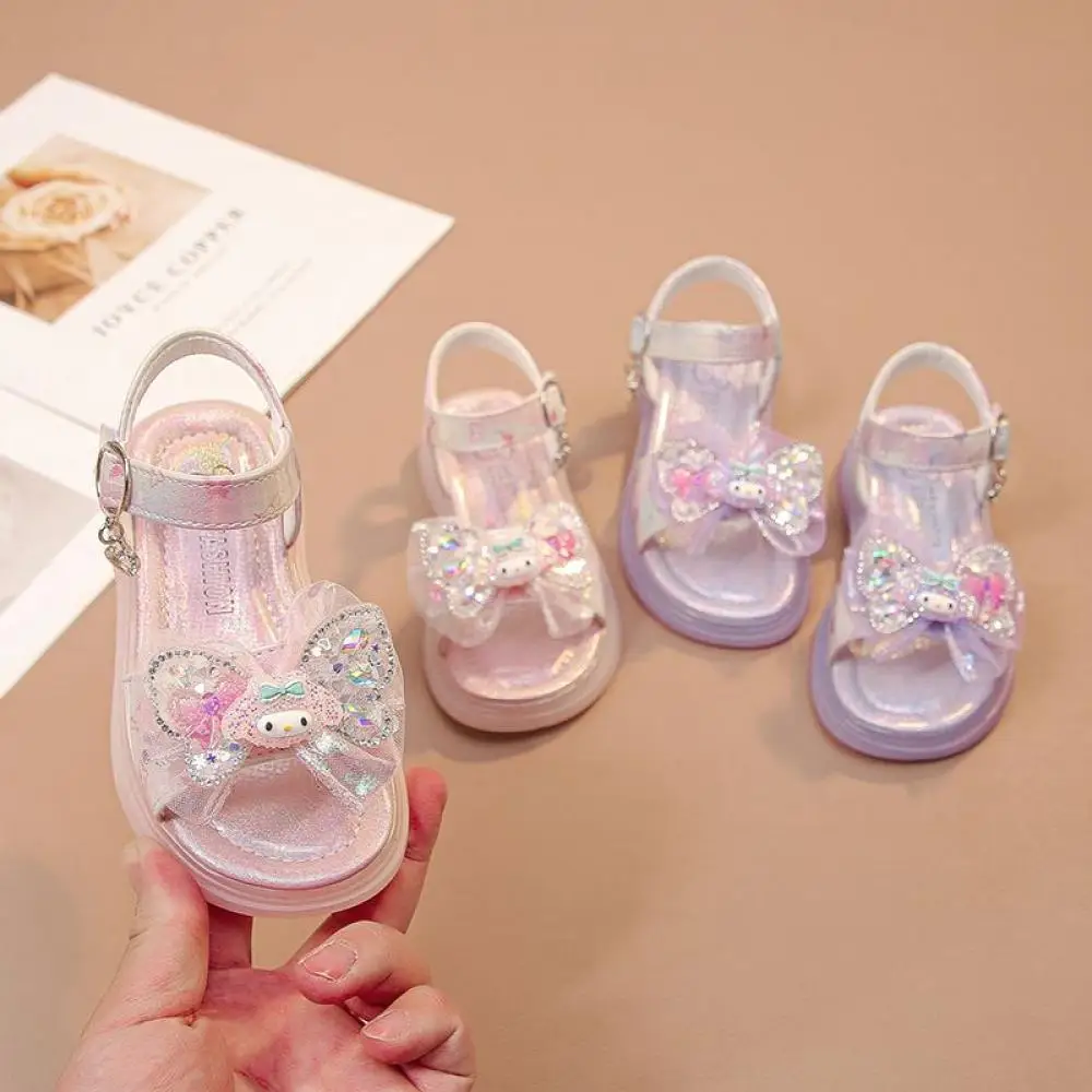 Детские сандалии Sanrio My Melody, новинка лета 2024, сандалии принцессы для девочек, нескользящая детская повседневная пляжная обувь на мягкой подошве
Детские сандалии Sanrio My Melody, новинка лета 2024, сандалии принцессы для девочек, нескользящая детская повседневная пляжная обувь на мягкой подошве
