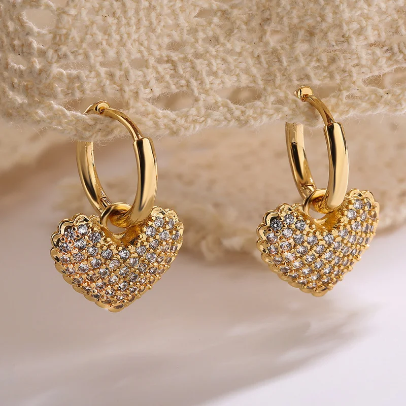 Niche Light Luxury High-End Zircon Heart for Women Simple Elegant Versatile Earrings
Niche Light Luxury High-End Zircon Heart for Women Simple Elegant Versatile Earrings