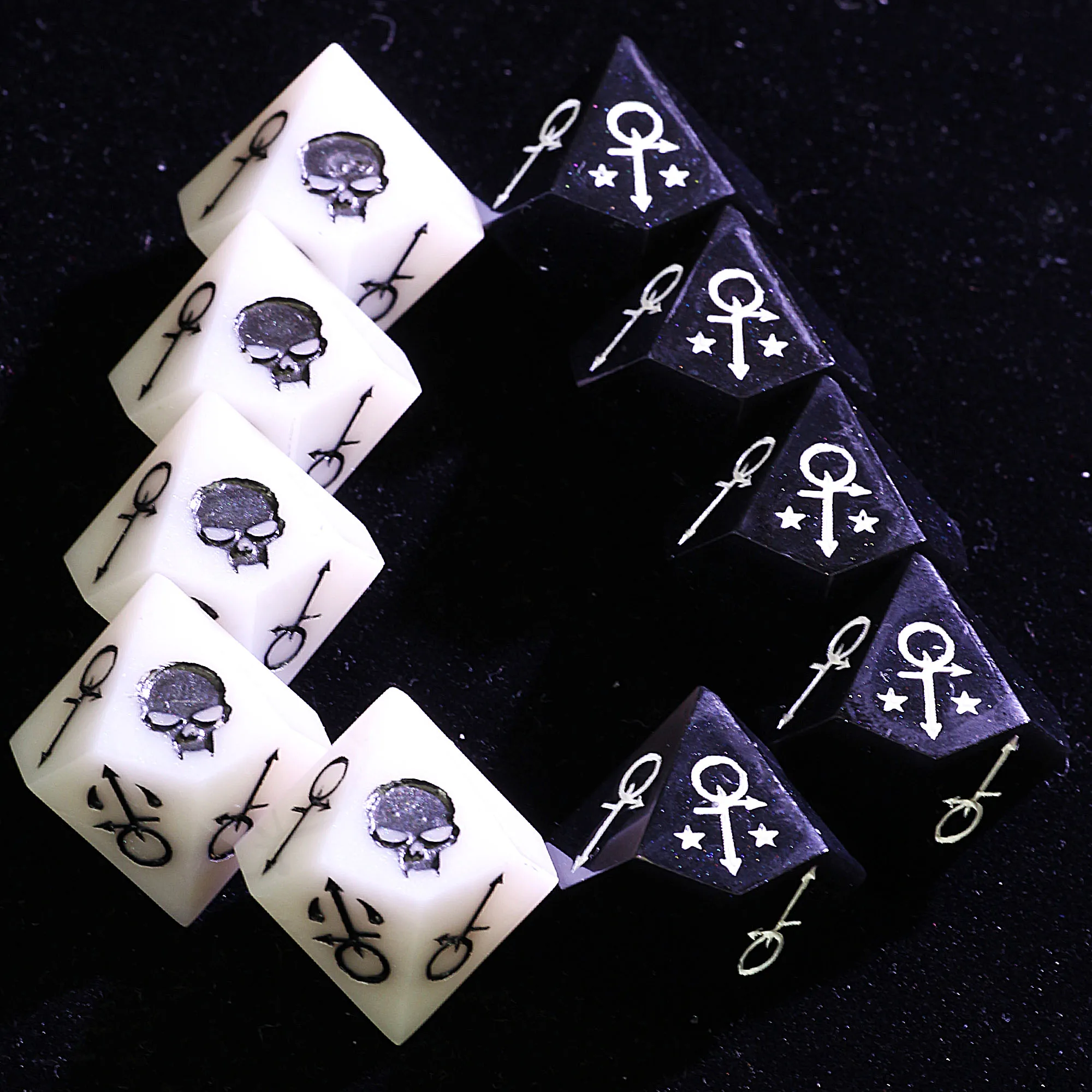 15 Polyhedral Resin Anarch VtM Sets Dice WoD Iconoclast Paradox
15 Polyhedral Resin Anarch VtM Sets Dice WoD Iconoclast Paradox