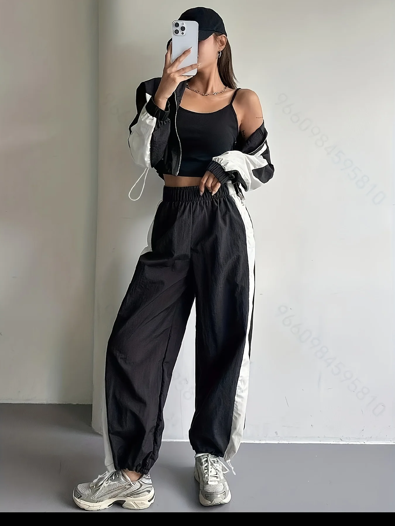 Новый черный, белый цвет в стиле пэчворк, повседневная одежда, весеннее женское эластичное пальто на молнии на шнурке + брюки для бега с высокой талией, осенний комплект из двух предметов
Новый черный, белый цвет в стиле пэчворк, повседневная одежда, весеннее женское эластичное пальто на молнии на шнурке + брюки для бега с высокой талией, осенний комплект из двух предметов