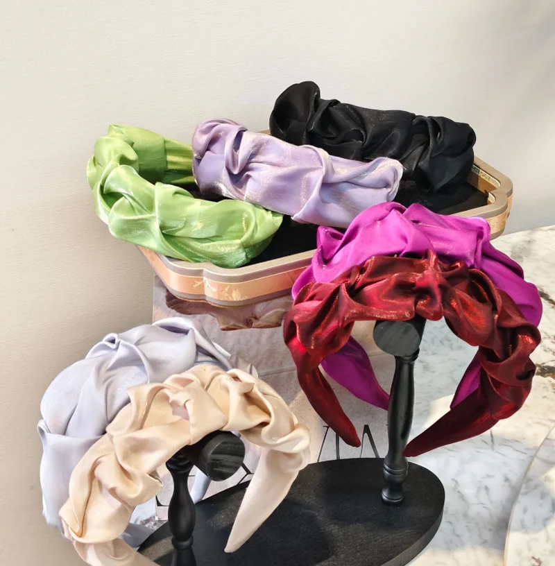 Daily Solid Color Pleated Fabric Headband Hair Clip Simple Fashionable Hairpin for Women Wash Face Hairbands
Daily Solid Color Pleated Fabric Headband Hair Clip Simple Fashionable Hairpin for Women Wash Face Hairbands