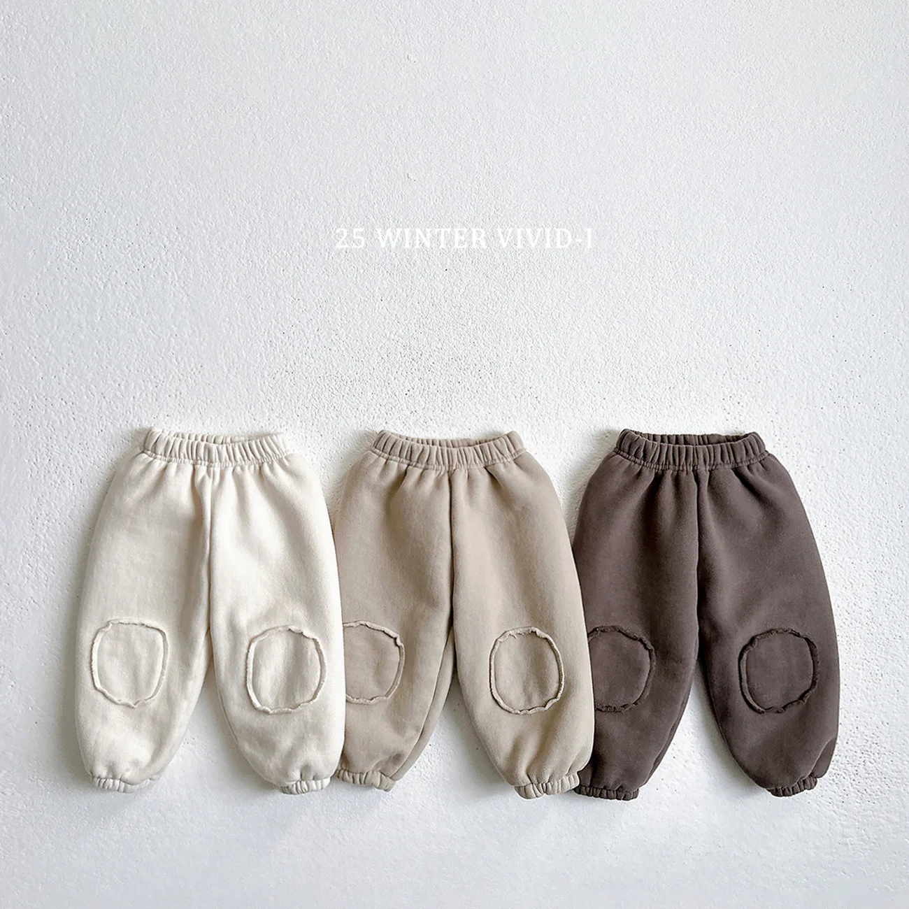 2025 New Baby Korean Edition Loose Haren Casual Pants for Children, Handsome Boys, Patched Pants for Outer Wear
2025 New Baby Korean Edition Loose Haren Casual Pants for Children, Handsome Boys, Patched Pants for Outer Wear