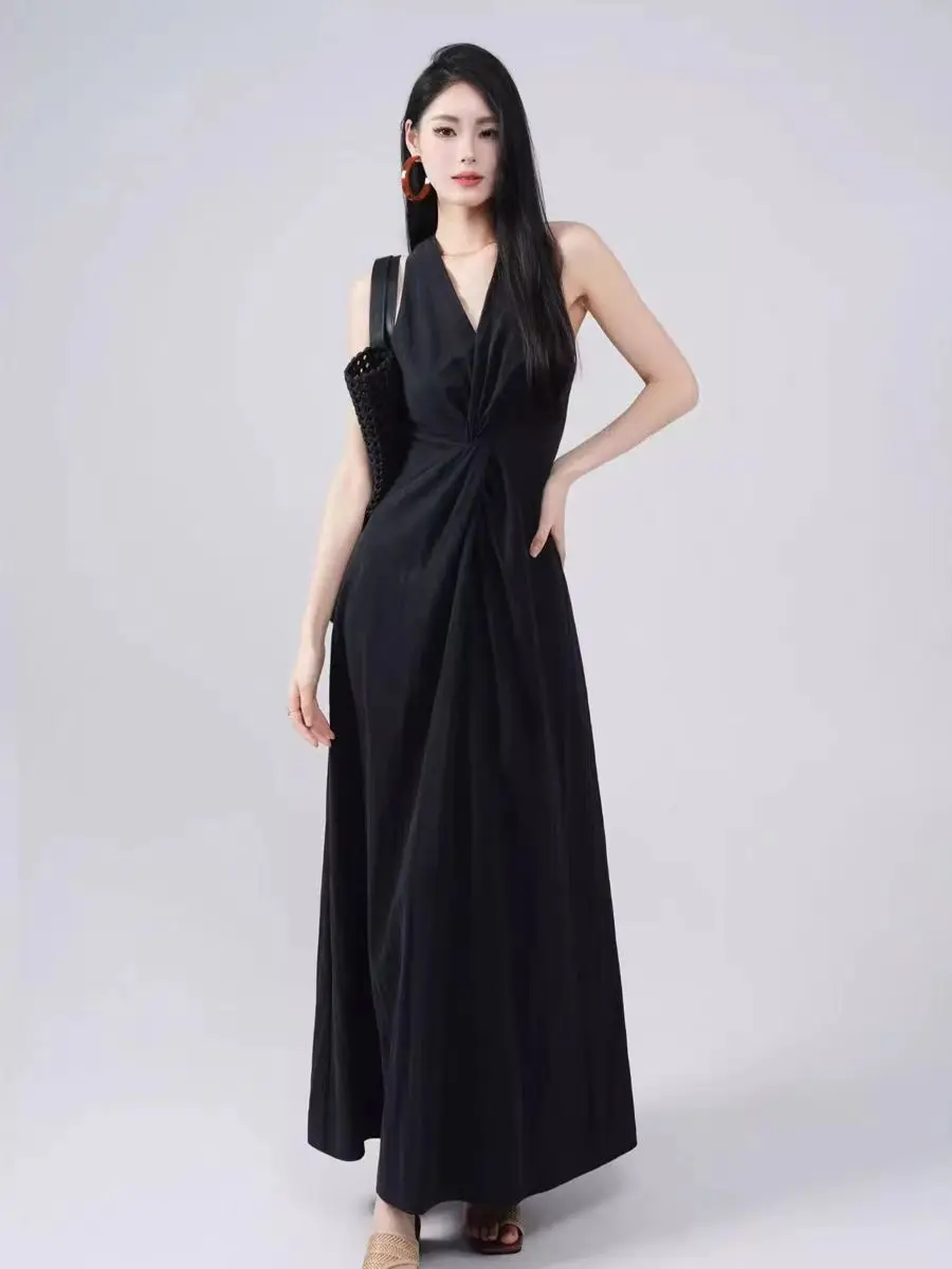 Light and Mature Style Solid Color V-neck Sleeveless Dress Women's Design Sense Kink Waist Hanging Neck Long Skirt
Light and Mature Style Solid Color V-neck Sleeveless Dress Women's Design Sense Kink Waist Hanging Neck Long Skirt