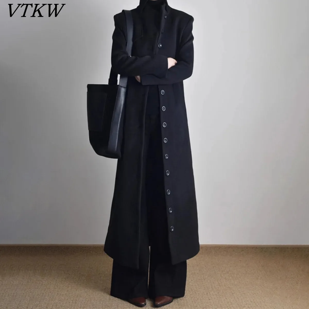 VTKW 2026 New Women Maxi Trench Coat Stand Collar Single Breasted Padded Shoulder Asymmetric Hem Long Sleeve Black Overcoat
VTKW 2026 New Women Maxi Trench Coat Stand Collar Single Breasted Padded Shoulder Asymmetric Hem Long Sleeve Black Overcoat