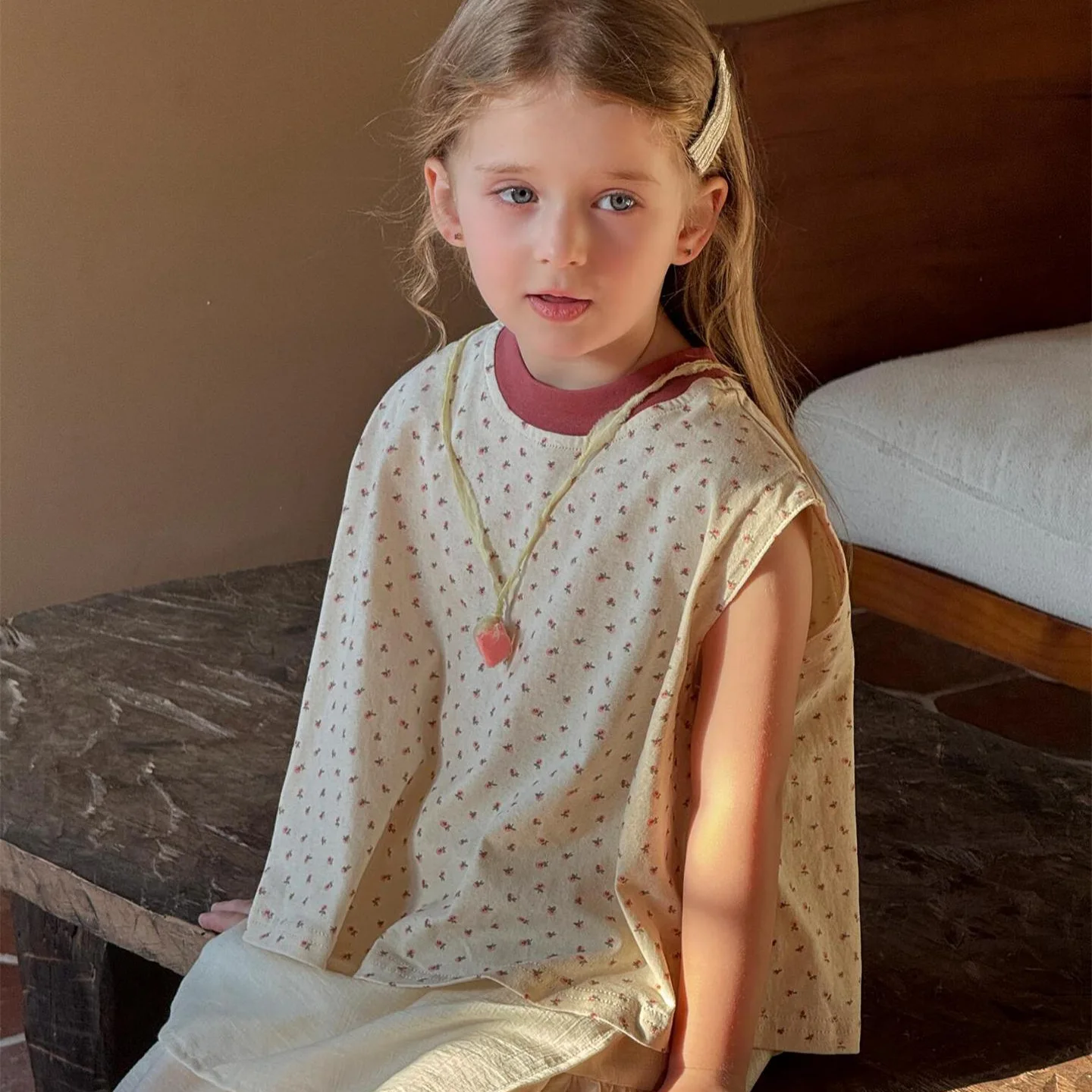 Korean Children Clothing 2025 Summer New Girls Short Sleeved Floral Sleeveless Top T-shirt Round Neck Vest
Korean Children Clothing 2025 Summer New Girls Short Sleeved Floral Sleeveless Top T-shirt Round Neck Vest