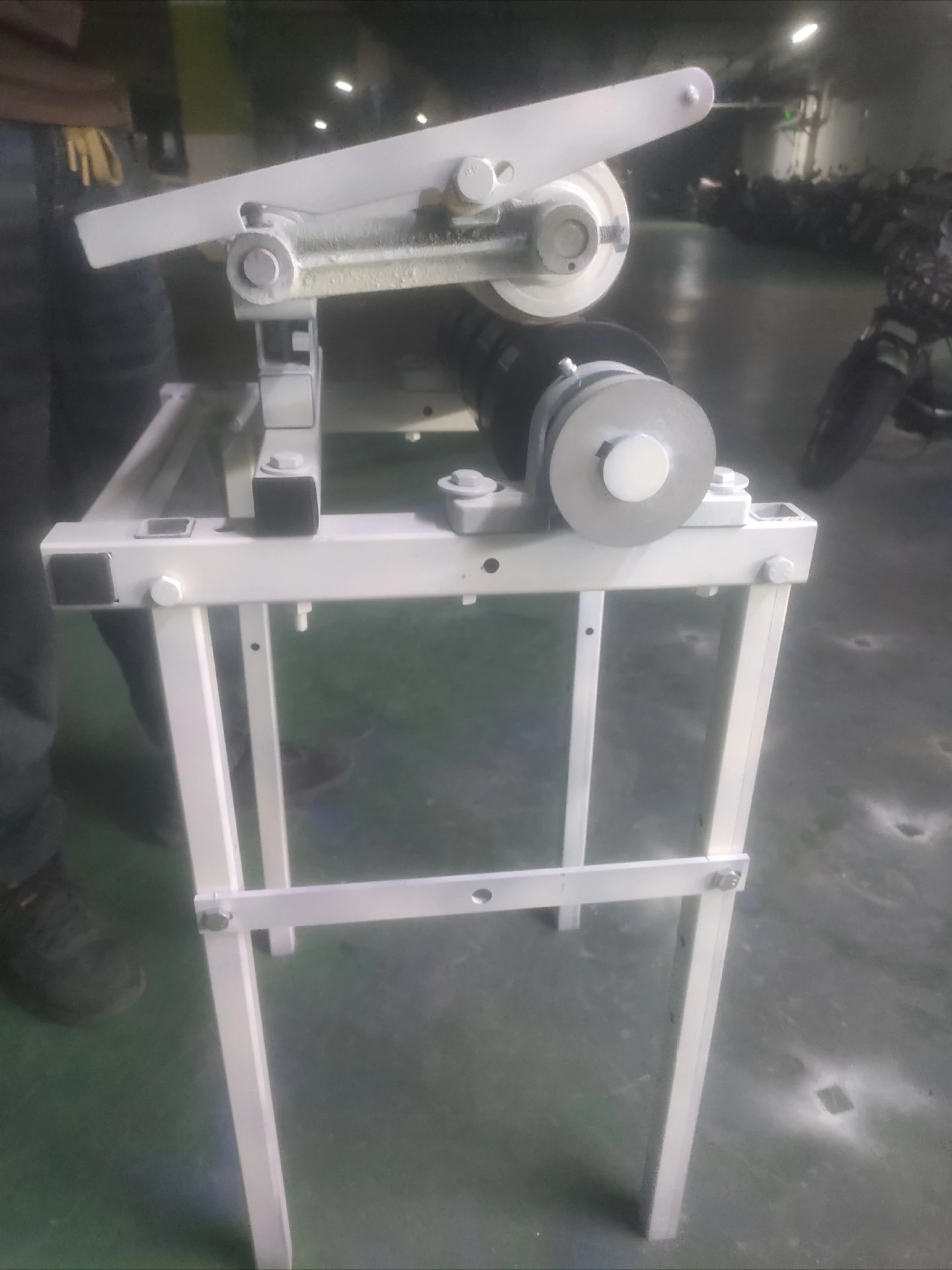 290 Groove Drum Spinning Machine - Wool Yarn Winding & Unwinding Equipment for Textile Mills
290 Groove Drum Spinning Machine - Wool Yarn Winding & Unwinding Equipment for Textile Mills