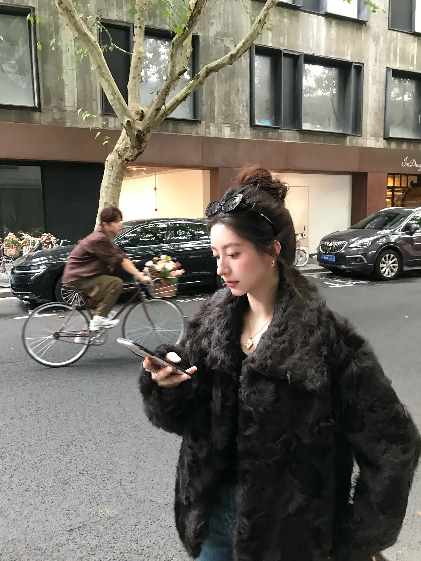 Purple Gold Fur eepskin Coat Women's Luxury Hair And Leather Inteated Outerwear Cleanfit Waist-Cinching Sle Winter Coat
Purple Gold Fur eepskin Coat Women's Luxury Hair And Leather Inteated Outerwear Cleanfit Waist-Cinching Sle Winter Coat