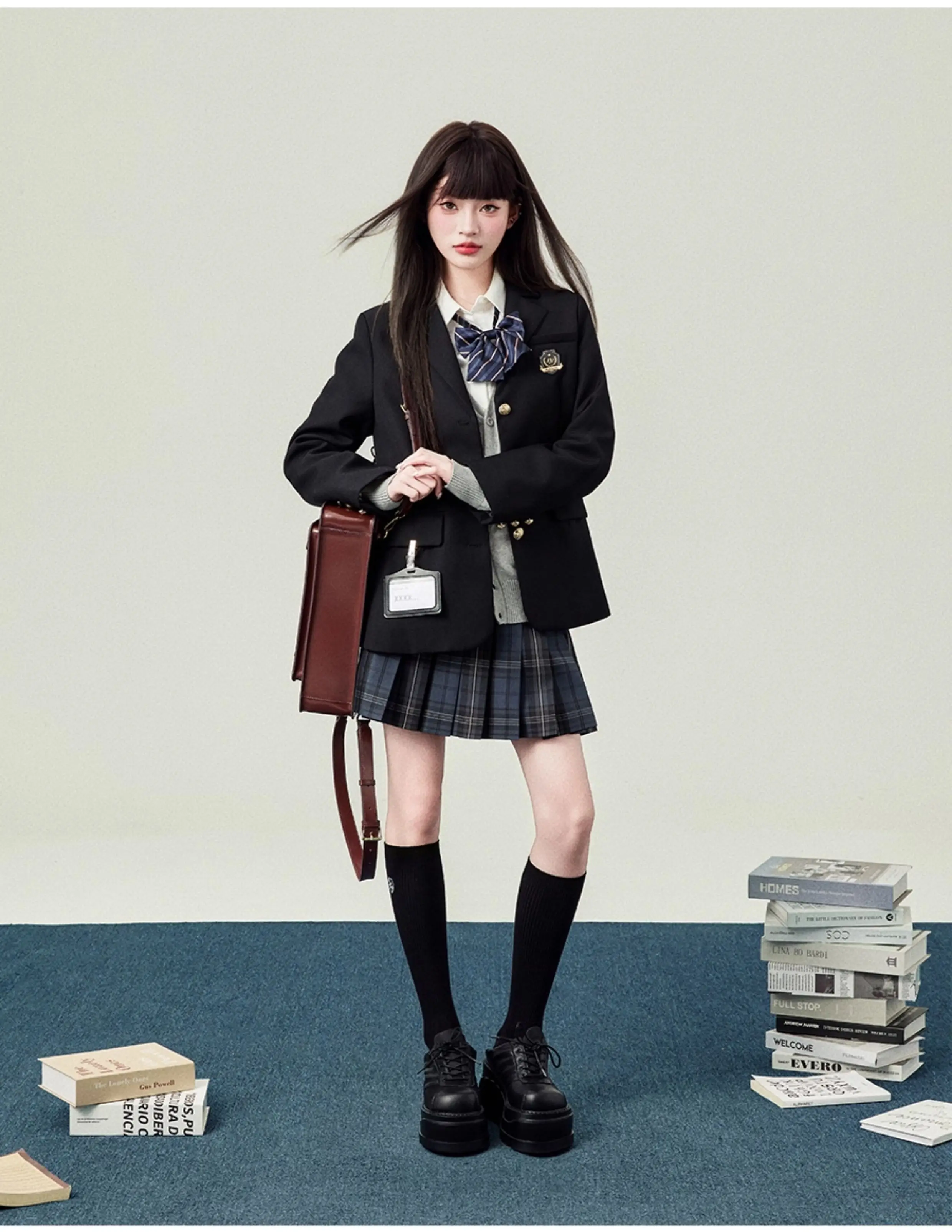 Loose Black Suit Jacket Women's Men's School Uniform Style Fashionable Trendy Top for Spring Autumn Winter
Loose Black Suit Jacket Women's Men's School Uniform Style Fashionable Trendy Top for Spring Autumn Winter