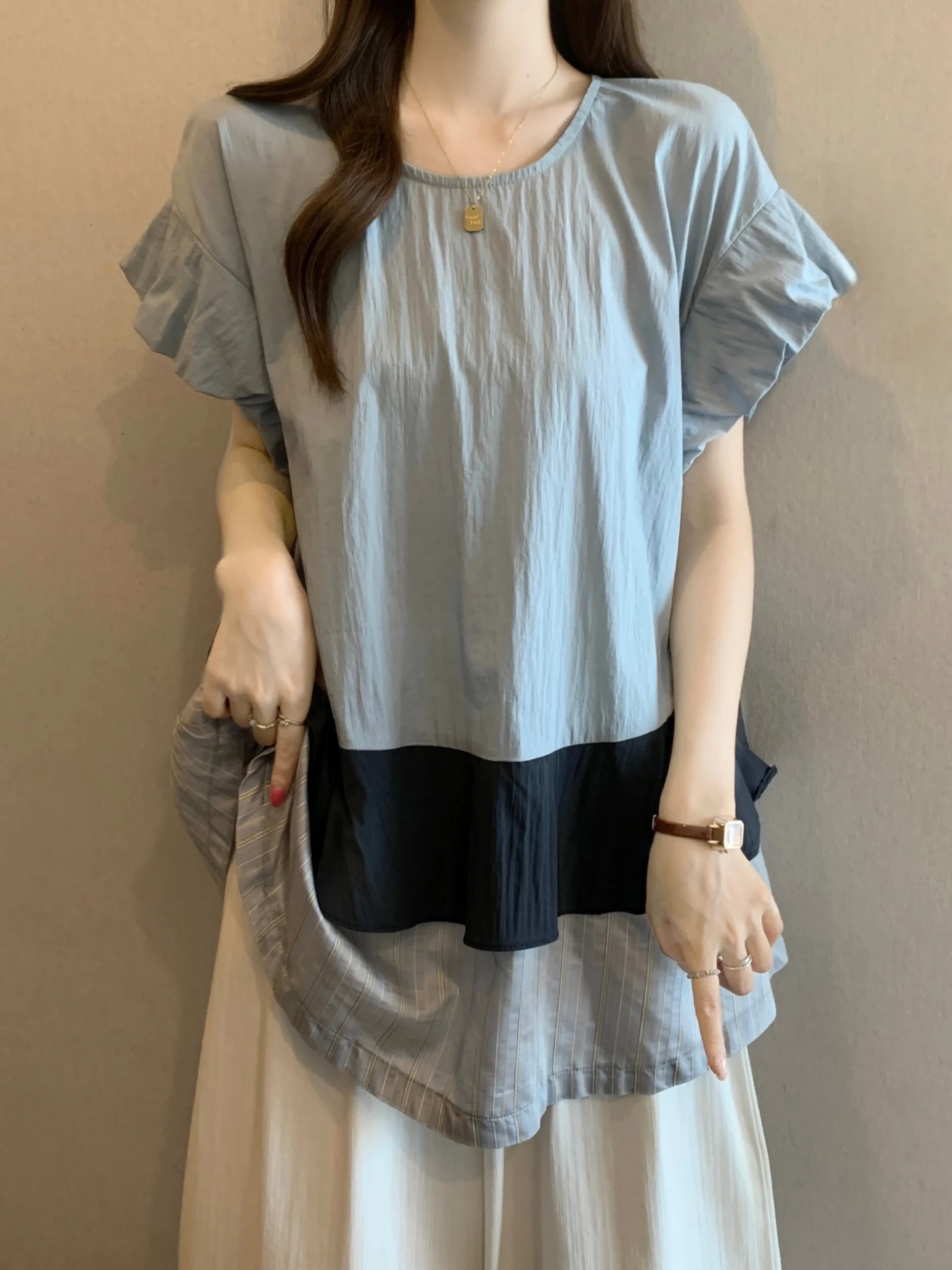 Floral Short Sleeve Base Layer Shirt Women's Summer plus Size Conceal Belly Design Color Block Collision Slimming Top
Floral Short Sleeve Base Layer Shirt Women's Summer plus Size Conceal Belly Design Color Block Collision Slimming Top