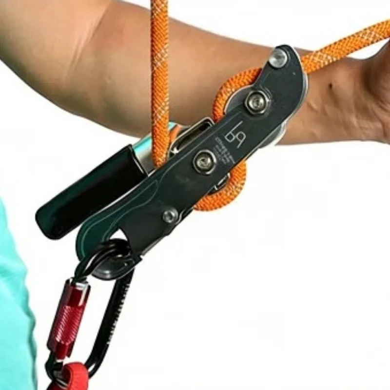 Self-Braking Stop Descender for Climbing Caving, Manual Rescue Descender Arborist Belaying Device for 9-12mm Ropes
Self-Braking Stop Descender for Climbing Caving, Manual Rescue Descender Arborist Belaying Device for 9-12mm Ropes